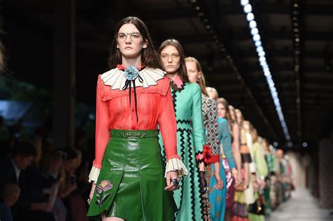 gucci falzo giacchetta donna|gucci fashion show.